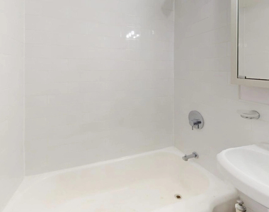 E 25th / E 26th - Photo Thumbnail 1