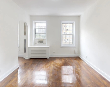 E 25th / E 26th - Photo Thumbnail 6