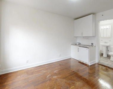 E 25th / E 26th - Photo Thumbnail 2