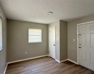 205 Mill Street - Photo Thumbnail 7