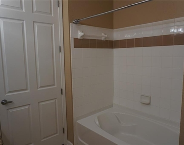 719 Terrace Ridge Circle - Photo Thumbnail 17
