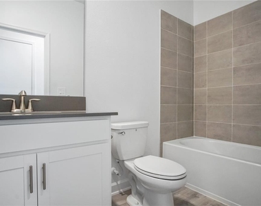 3083 Camden Way - Photo Thumbnail 15