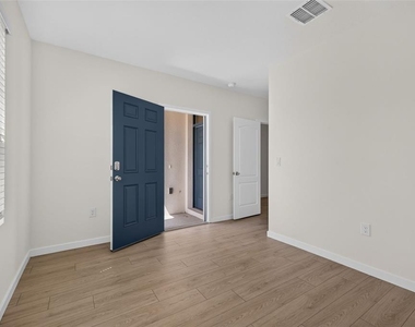 2893 House Finch Road - Photo Thumbnail 8