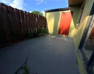 3220 Oak Lawn Place Place - Photo Thumbnail 25