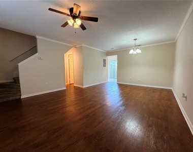 3220 Oak Lawn Place Place - Photo Thumbnail 2