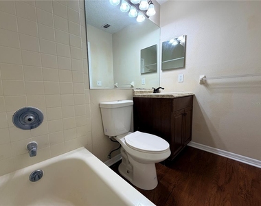 3220 Oak Lawn Place Place - Photo Thumbnail 13