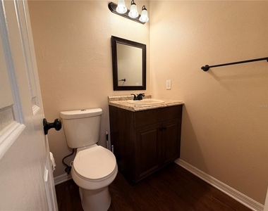 3220 Oak Lawn Place Place - Photo Thumbnail 8