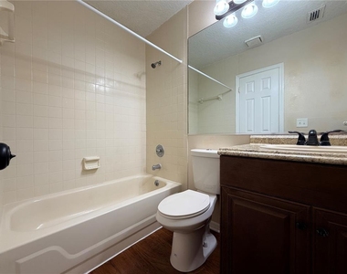 3220 Oak Lawn Place Place - Photo Thumbnail 14