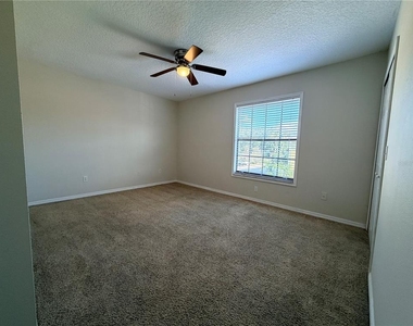 3220 Oak Lawn Place Place - Photo Thumbnail 20