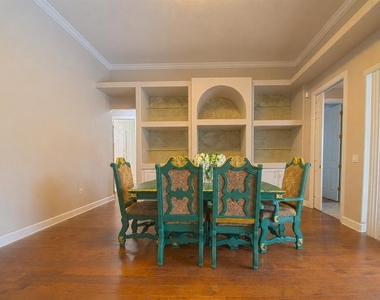 445 Talamone Drive - Photo Thumbnail 10