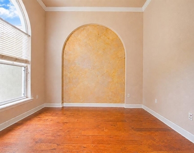 445 Talamone Drive - Photo Thumbnail 7