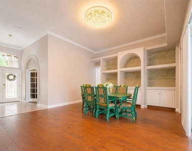 445 Talamone Drive - Photo Thumbnail 11