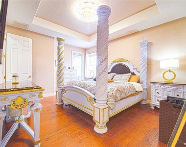 445 Talamone Drive - Photo Thumbnail 18