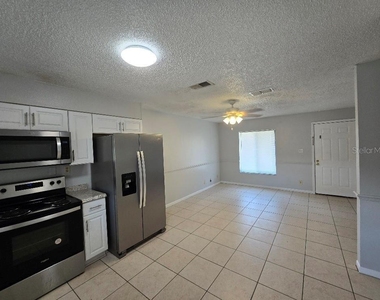 780 E North Street - Photo Thumbnail 4