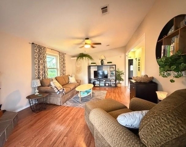 1215 Panama Place - Photo Thumbnail 4