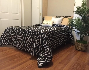 1215 Panama Place - Photo Thumbnail 20