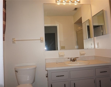 10961 Sw 84th Avenue - Photo Thumbnail 20