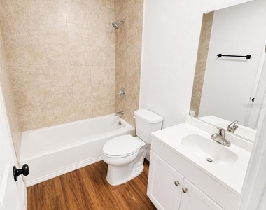 1717-1717 Ne 2nd Street - Photo Thumbnail 11