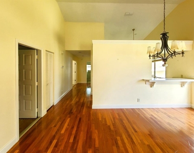 2321 Se 19th Circle - Photo Thumbnail 8