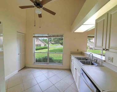 2321 Se 19th Circle - Photo Thumbnail 12