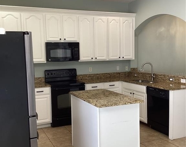 11932 Deer Path Way - Photo Thumbnail 9