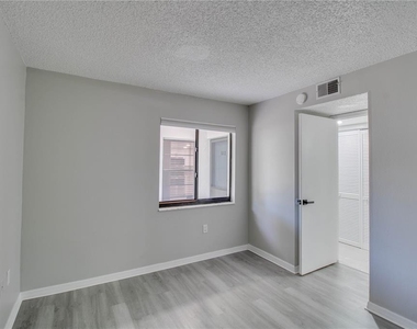 1054 Lotus Cove Court - Photo Thumbnail 12