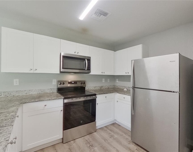 947 Grant Boulevard - Photo Thumbnail 11