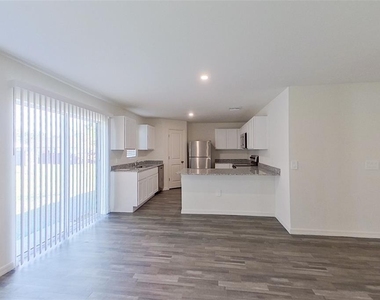 4020 Garden Boulevard - Photo Thumbnail 3