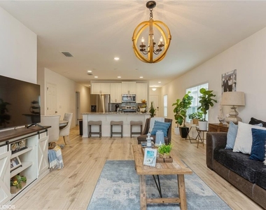 6985 Wilson Pasture Avenue - Photo Thumbnail 9