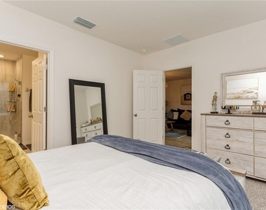 6985 Wilson Pasture Avenue - Photo Thumbnail 12