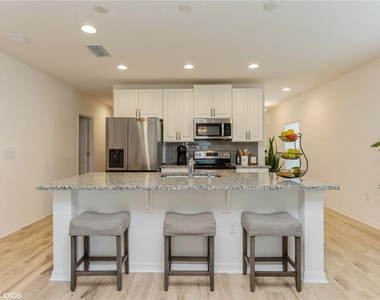 6985 Wilson Pasture Avenue - Photo Thumbnail 25
