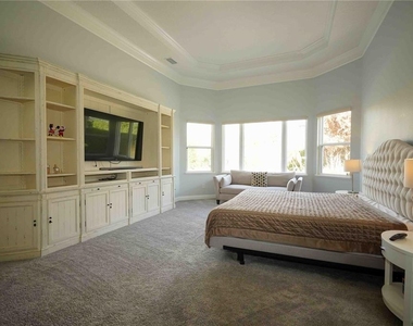 6219 Tiroco Way - Photo Thumbnail 11