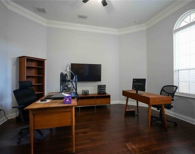 6219 Tiroco Way - Photo Thumbnail 13