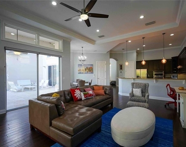 6219 Tiroco Way - Photo Thumbnail 10