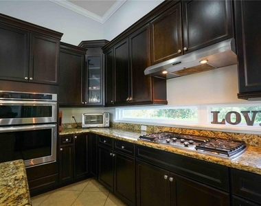 6219 Tiroco Way - Photo Thumbnail 7