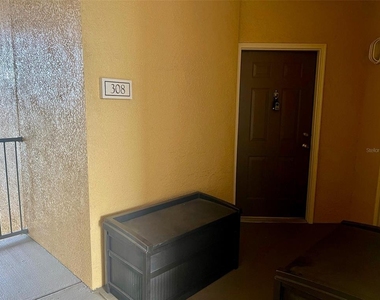 6153 Metrowest Boulevard - Photo Thumbnail 2