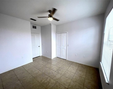 6153 Metrowest Boulevard - Photo Thumbnail 11