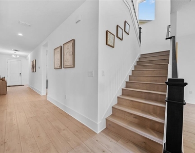 1694 Pinecliff Drive - Photo Thumbnail 6