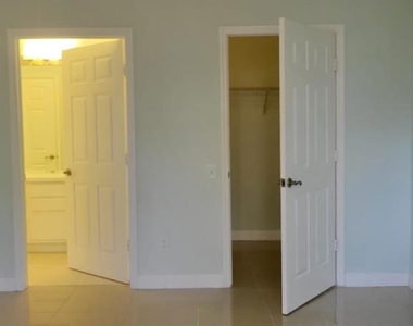 7147 Yacht Basin Avenue - Photo Thumbnail 10