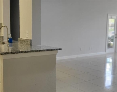 7147 Yacht Basin Avenue - Photo Thumbnail 4