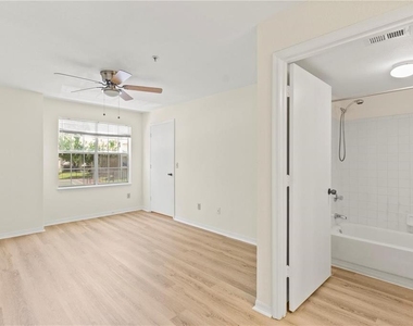 7330 Westpointe Boulevard - Photo Thumbnail 10