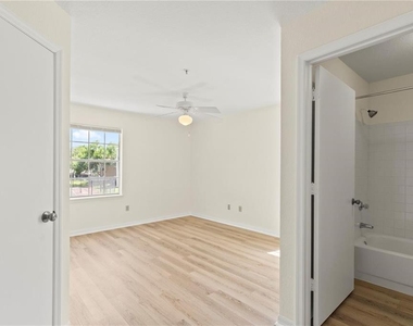 7330 Westpointe Boulevard - Photo Thumbnail 17