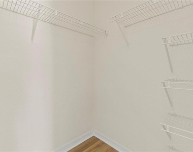 7330 Westpointe Boulevard - Photo Thumbnail 13