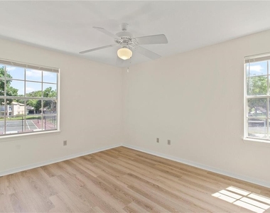 7330 Westpointe Boulevard - Photo Thumbnail 15