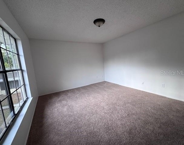 4546 Lighthouse Circle - Photo Thumbnail 7