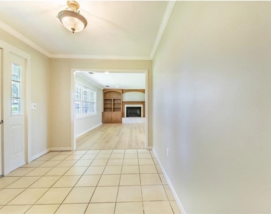 4854 E Hinson Avenue - Photo Thumbnail 12