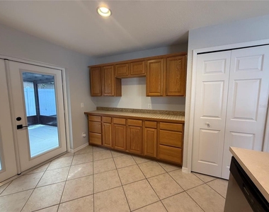 1084 Amanda Kay Circle - Photo Thumbnail 5