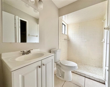 896 Mentmore Circle - Photo Thumbnail 11