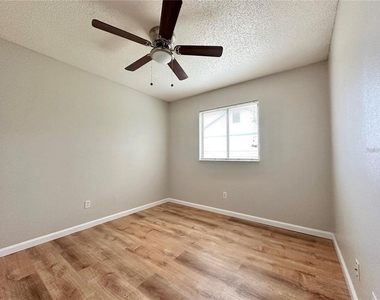 896 Mentmore Circle - Photo Thumbnail 12