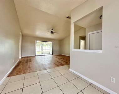 896 Mentmore Circle - Photo Thumbnail 8